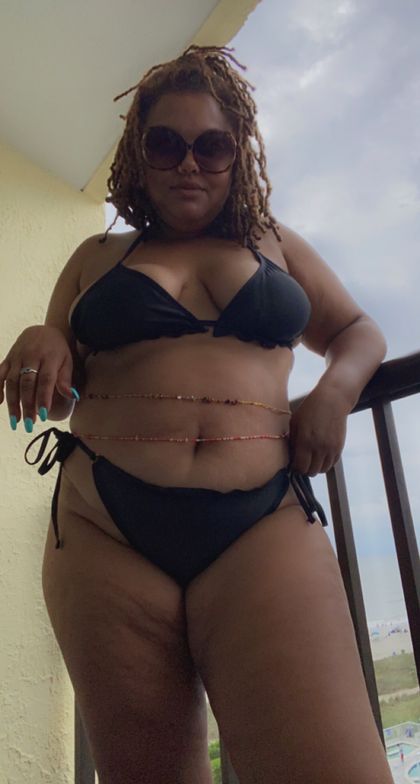 monabanksss OnlyFans picture