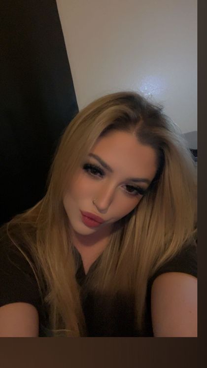 andiloebel OnlyFans picture
