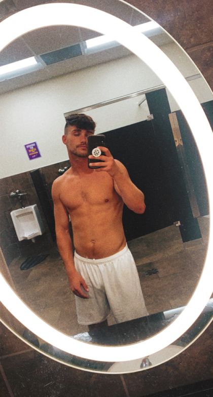 bradddddshere OnlyFans picture