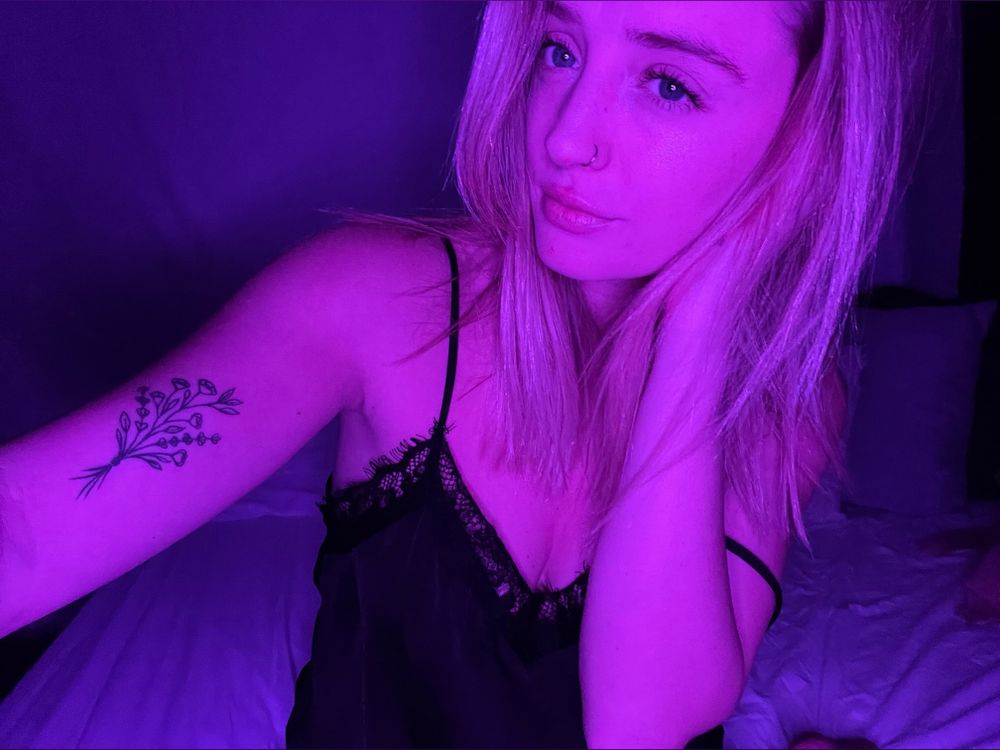 violet-chamberland OnlyFans profile picture
