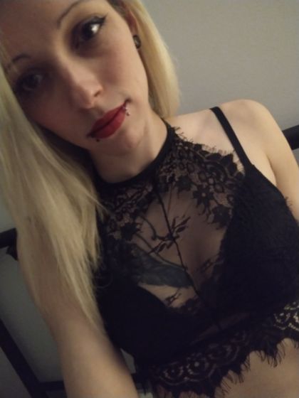 alice.w.wonder OnlyFans picture