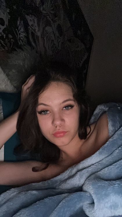 softeyees OnlyFans picture