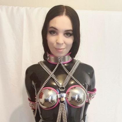 lilithinlatex OnlyFans picture