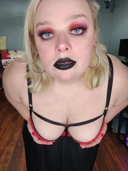 phoebegoth OnlyFans picture