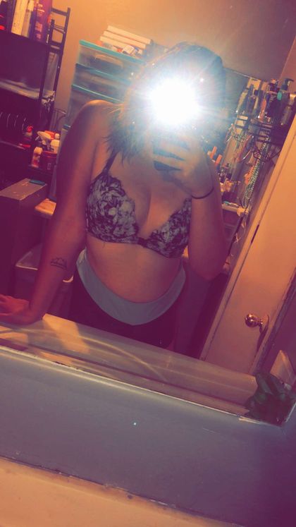 carly_198 OnlyFans picture