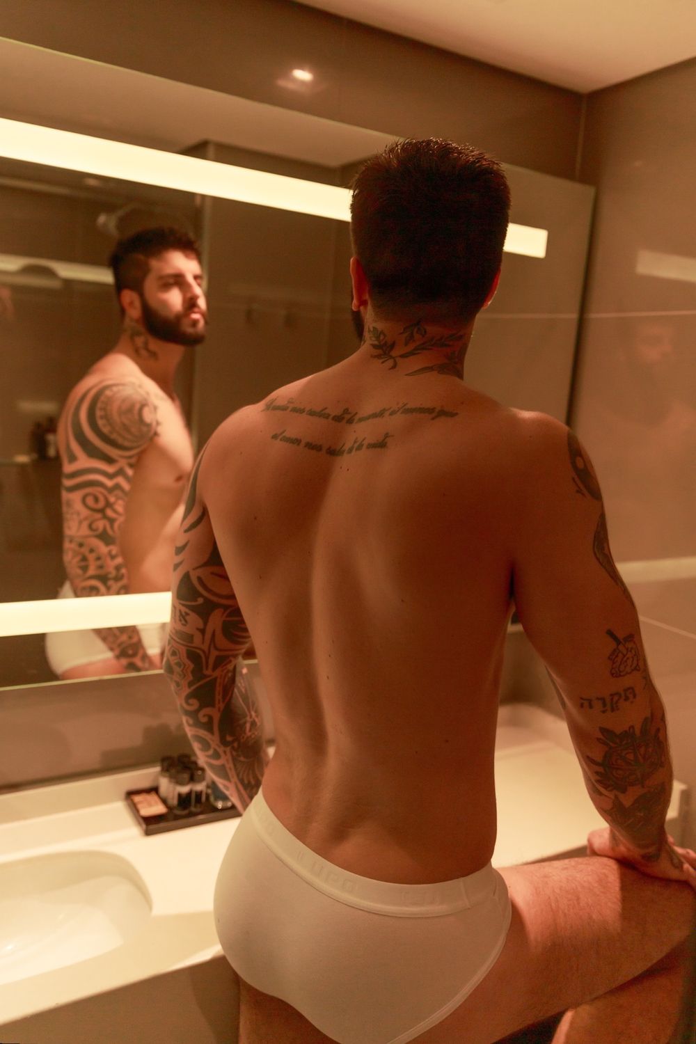 Slideshow rafael newbold sexo.