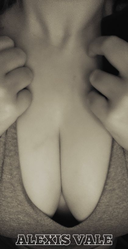 alexisvale OnlyFans picture