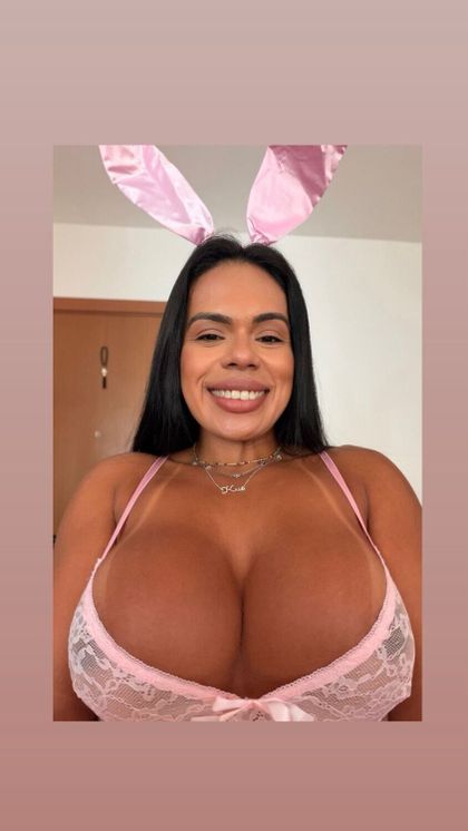 krisshotwife OnlyFans picture