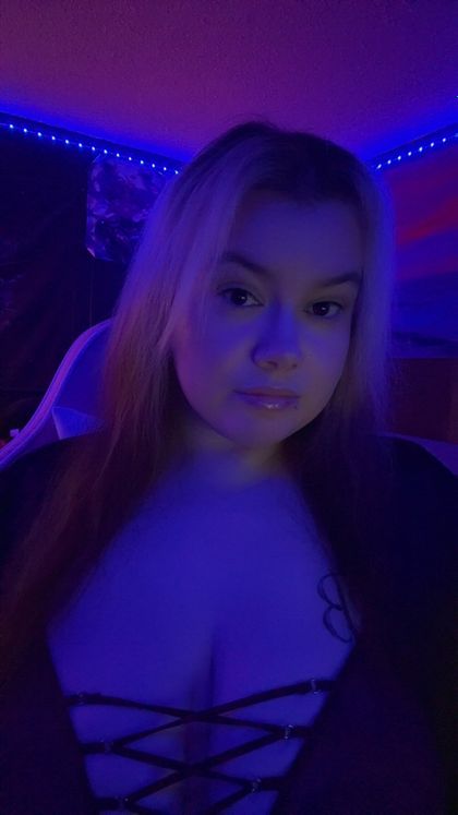 plushyykittyy OnlyFans picture