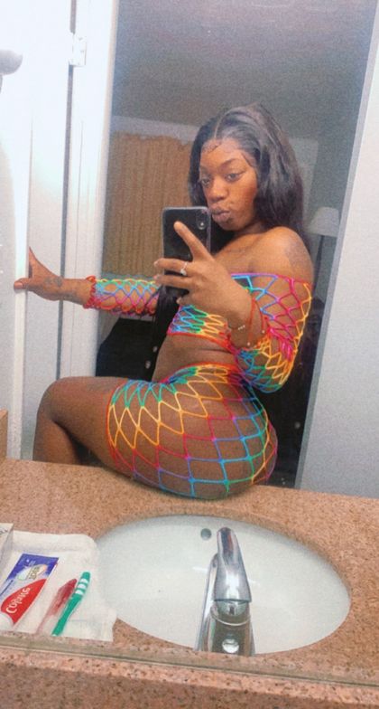 thexprettyxpinkxfreak OnlyFans picture