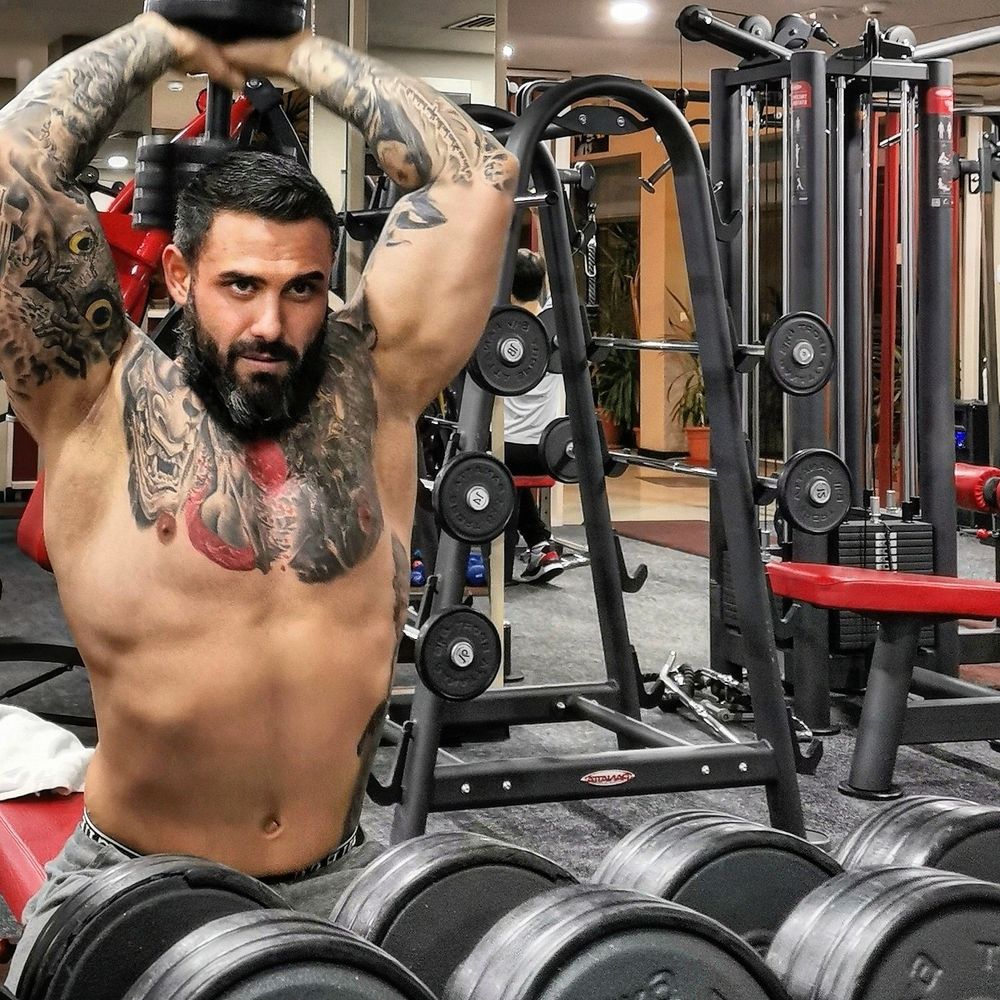 adrianrujan OnlyFans profile picture