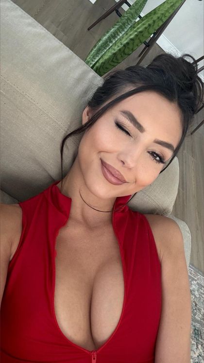 molauren OnlyFans picture
