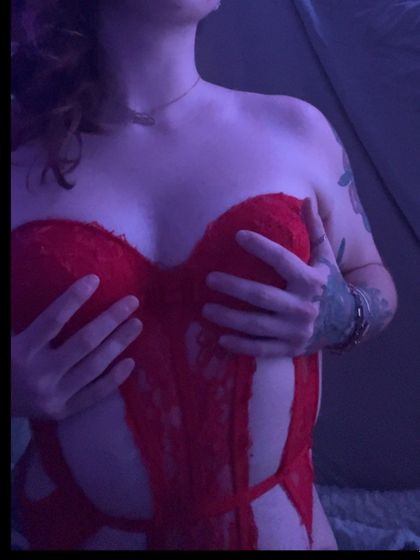 elleohhelle OnlyFans picture