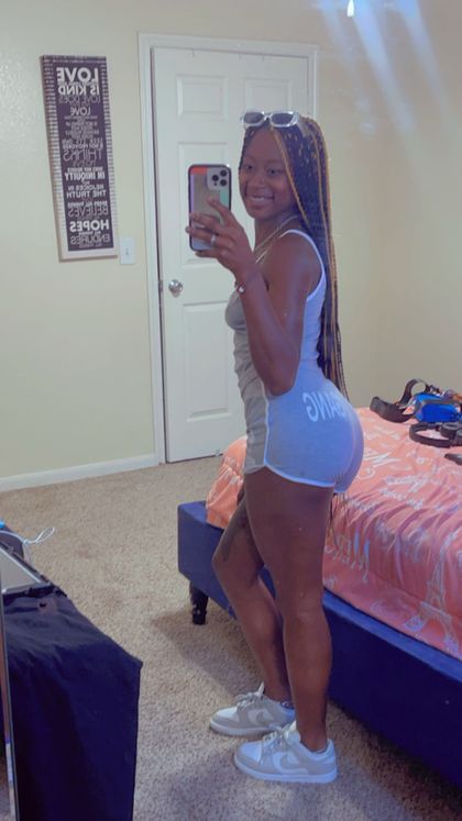 petiteamour OnlyFans picture