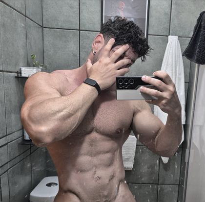 th4yler OnlyFans picture