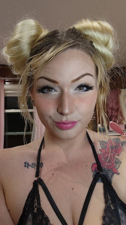 luckywaifu OnlyFans picture