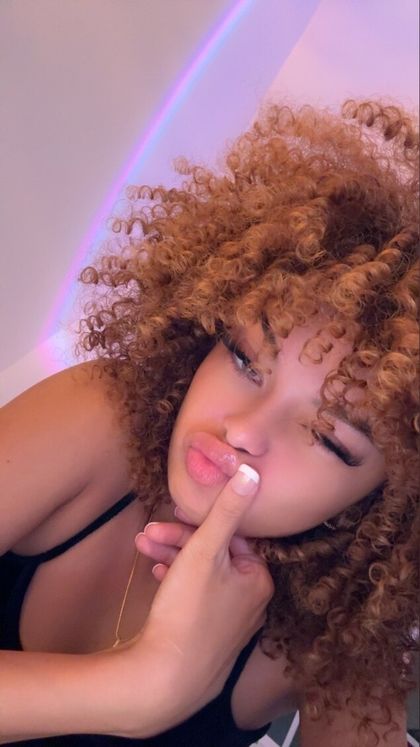 yazxxxclusive OnlyFans picture