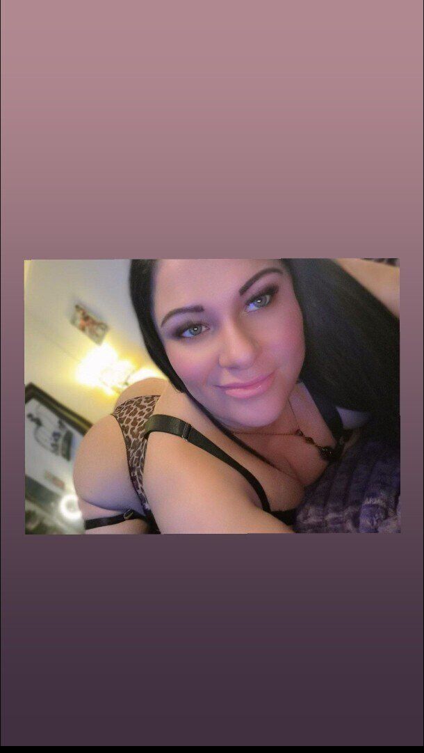 emnaughty13 OnlyFans profile picture
