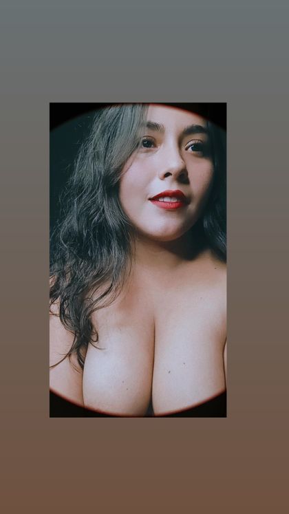 annieuriaz OnlyFans picture