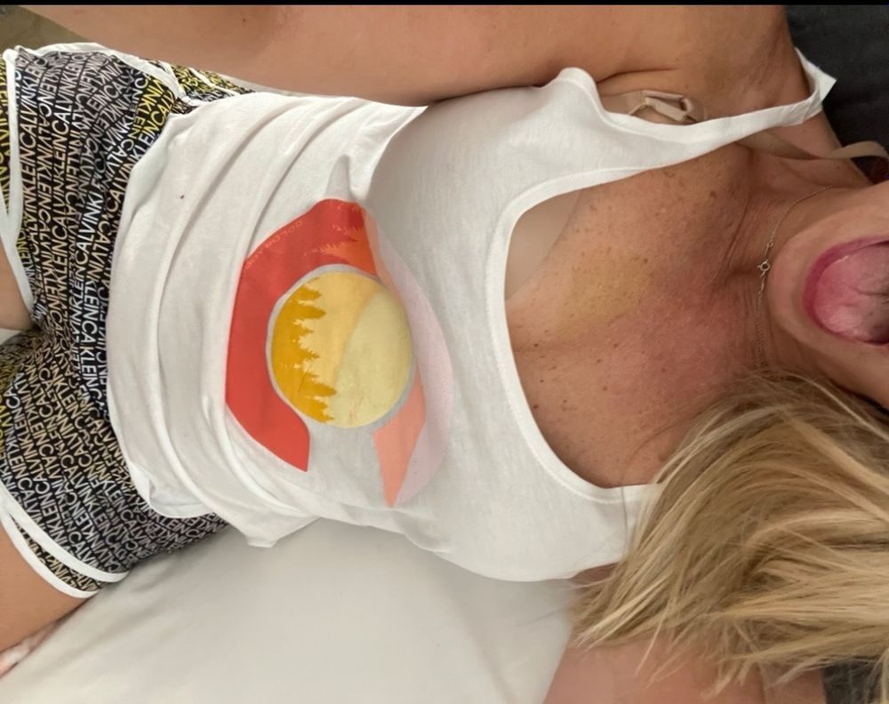 naughty2milf OnlyFans profile picture