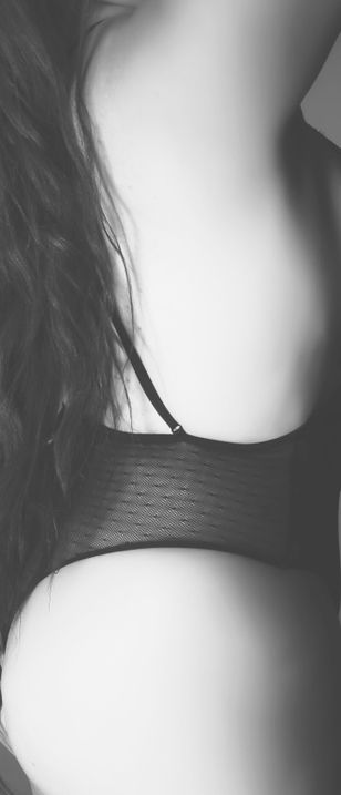 petiteyvette OnlyFans picture