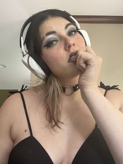 redhoodsdoll OnlyFans picture