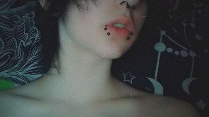 v.anillacream OnlyFans picture