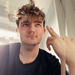 dylanbrit OnlyFans picture