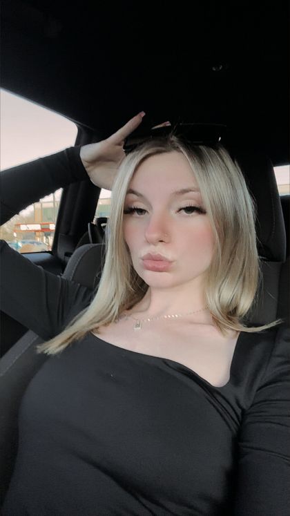 mckenziebb OnlyFans picture