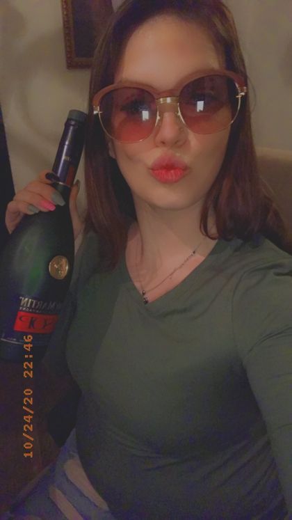 qu33nem OnlyFans picture