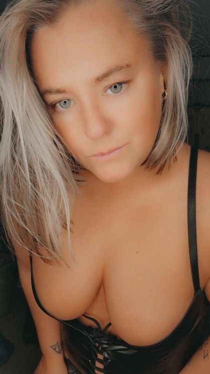 wolf-jenn OnlyFans picture