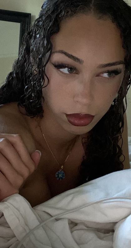 novabeebfree OnlyFans picture