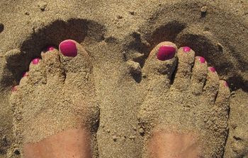 for photos of feet of any type, write me