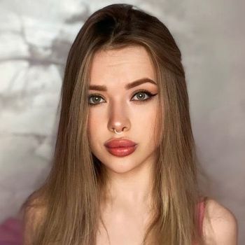 agathadoll_doll OnlyFans - Free Trial - Photos - Socials | FansMetrics.com