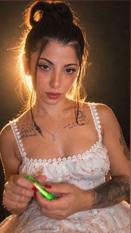carolinexxx OnlyFans picture