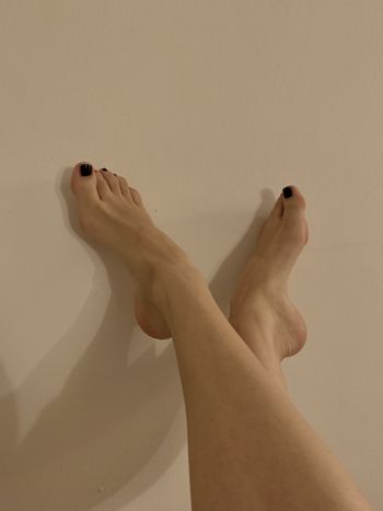 Toelicious girl