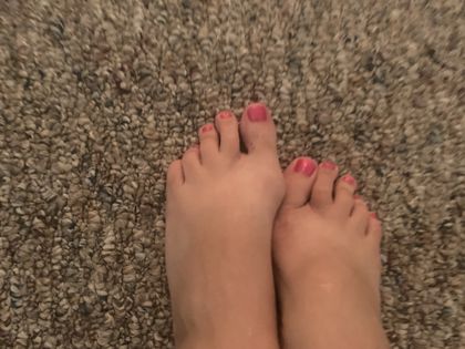 barefootwifey OnlyFans picture