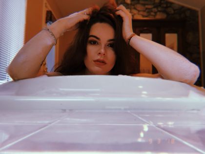 bustybisexual OnlyFans picture