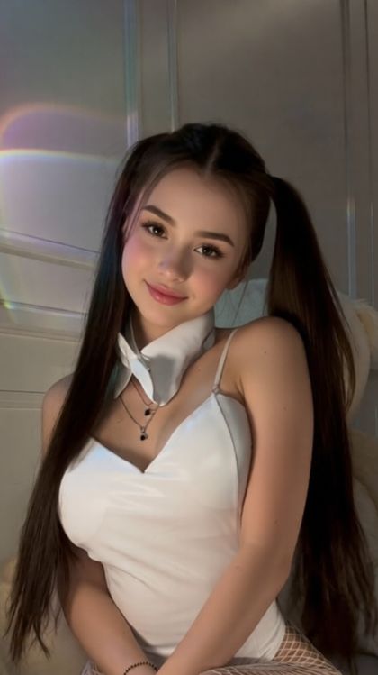 miacartier OnlyFans picture