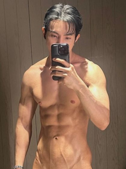 chirapat OnlyFans picture