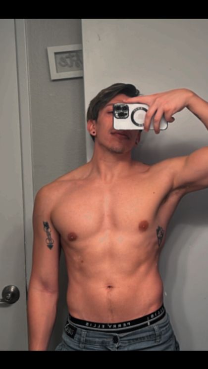 asherelliott OnlyFans picture